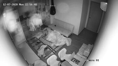 《居家摄像头破解》长期偷窥年轻小夫妻高频率做爱 (3)